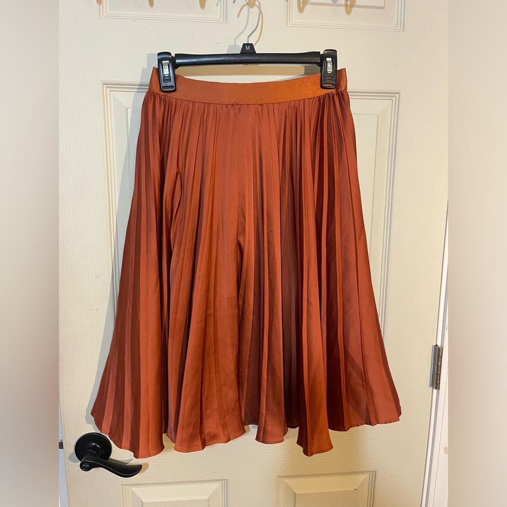 Size small burnt orange flowy skirt
